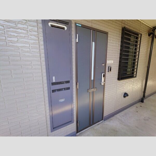 クレッセントガーデン 玄関表