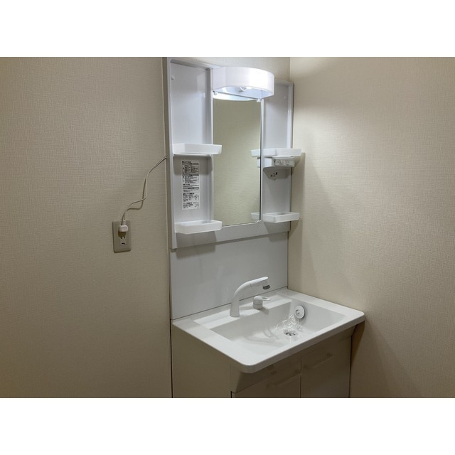 グランデュール瀬戸岡105号室 内観