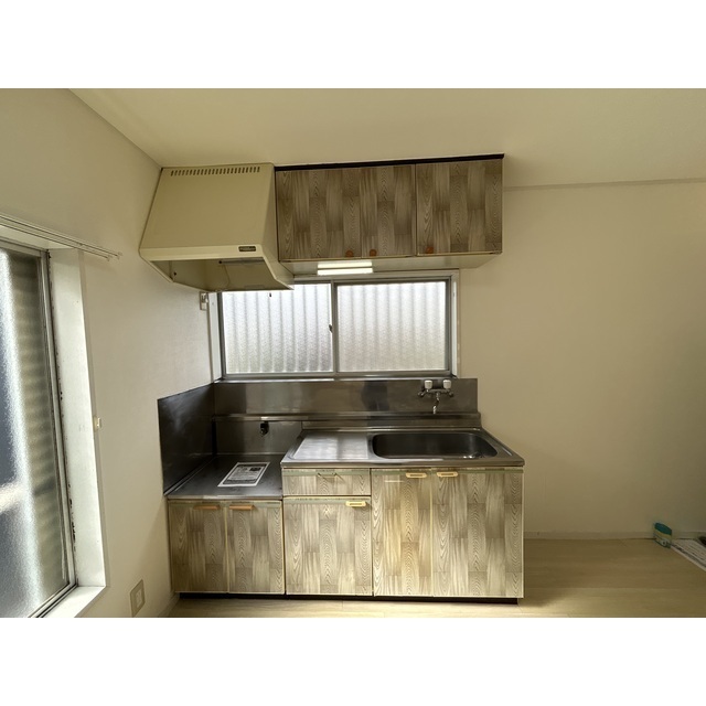 サンシャインハイツカジワラ205号室 キッチン