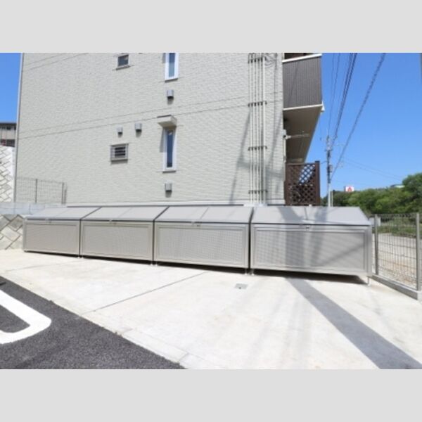 エスポワール　E203号室 敷地内ゴミ置場