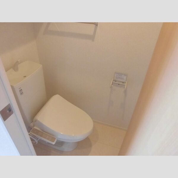 フルール101号室 温水洗浄暖房便座