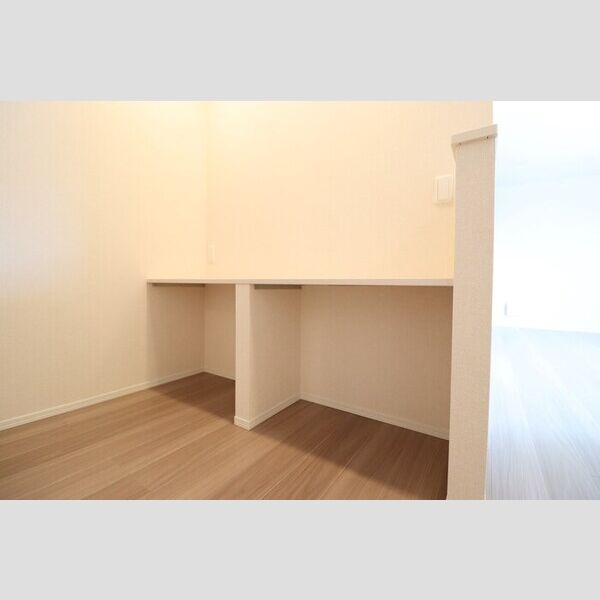 ピースウッド　Ⅱ302号室 ワークスペース