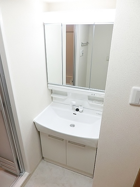 ファミール元住吉 室内写真は４０４号室です。