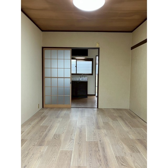 ファミーユ松田 洋室