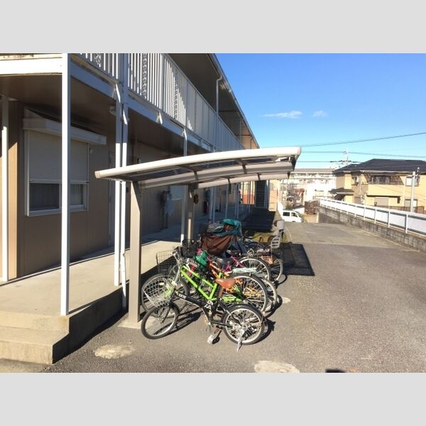 BーFLAT 屋根付き駐輪場