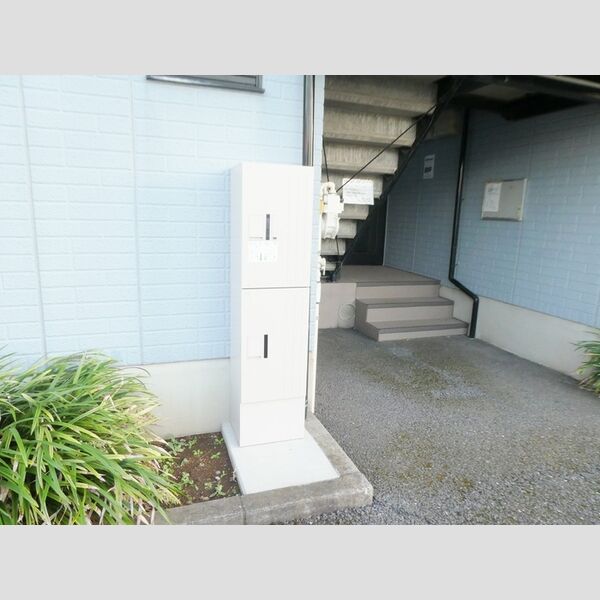 ヴァンベール東川口　Ⅴ103号室 宅配ボックス