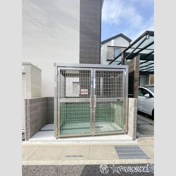 ヴァリエ グランデ 敷地内ゴミ置き場