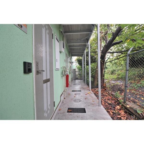 グリーンコーポ生麦 エントランス