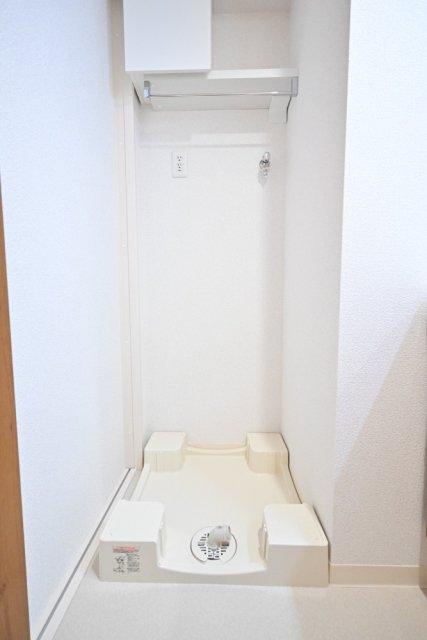 エルミ上落合2階 室内洗濯機置場