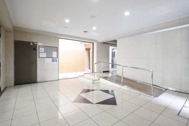 ﾀﾞｲｱﾊﾟﾚｽｽﾃｰｼｮﾝﾌﾟﾗｻﾞ武蔵新城 エントランス