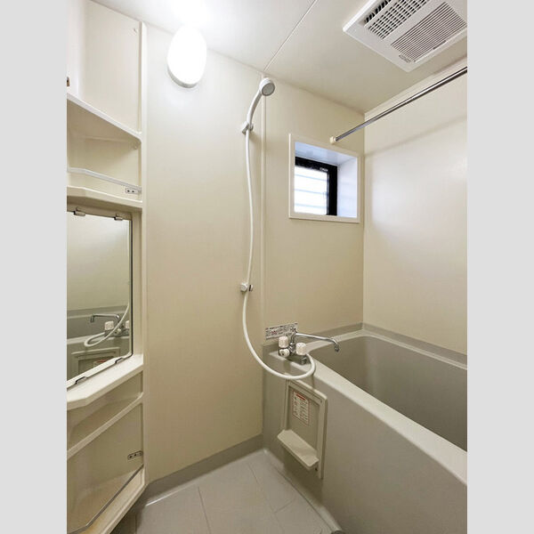 ドエルカルミア　Ｂ101号室 B101号室浴室