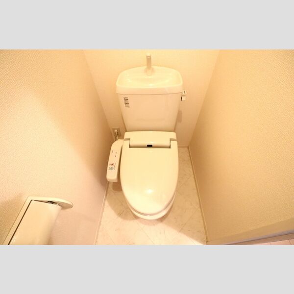 メゾンα　5 温水洗浄暖房便座