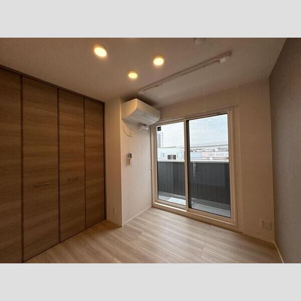 セレスティア扇Ⅲ303号室 洋室