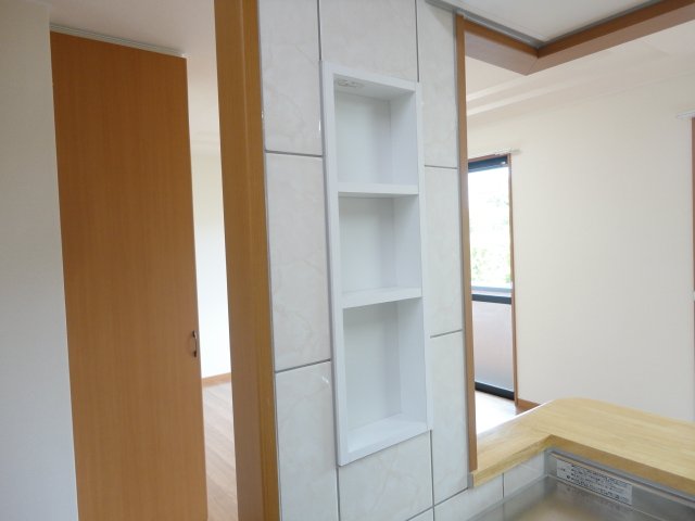 ＴＩＡＲＡ（ティアラ）306号室 キッチンスパイスラック