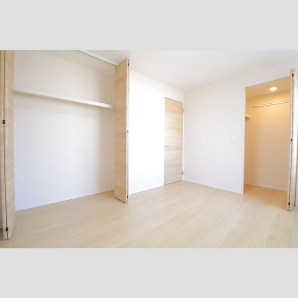 ゼルコバ　Ⅱ101号室 洋室・物入