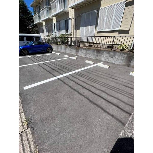 メゾンタミー1 駐車場