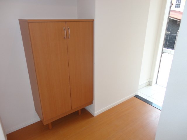 メゾン　グレイス103号室 玄関収納