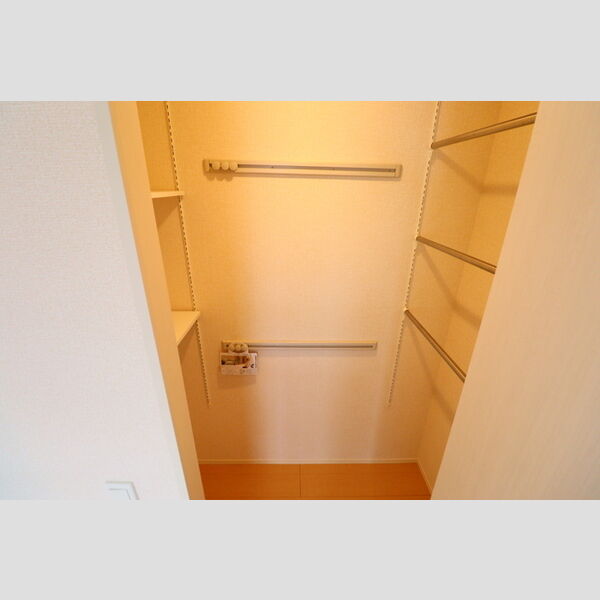 スカイビューテラス宮前平206号室 クローゼット