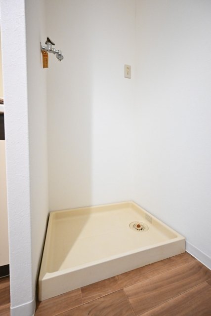 サカエフラット元住吉1階 室内洗濯機置場