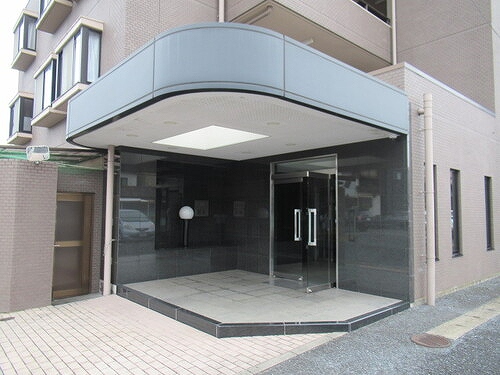 エス・バイ・エルマンション越谷 エントランス　※前回募集時2020年10月の写真