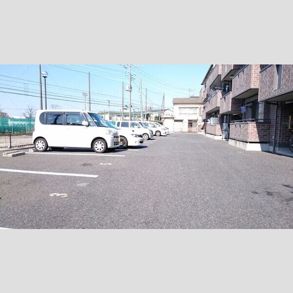 グランフェルム 駐車場