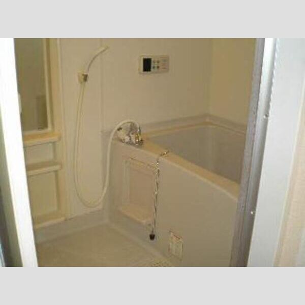 ロイヤルタウン泉　C 浴室