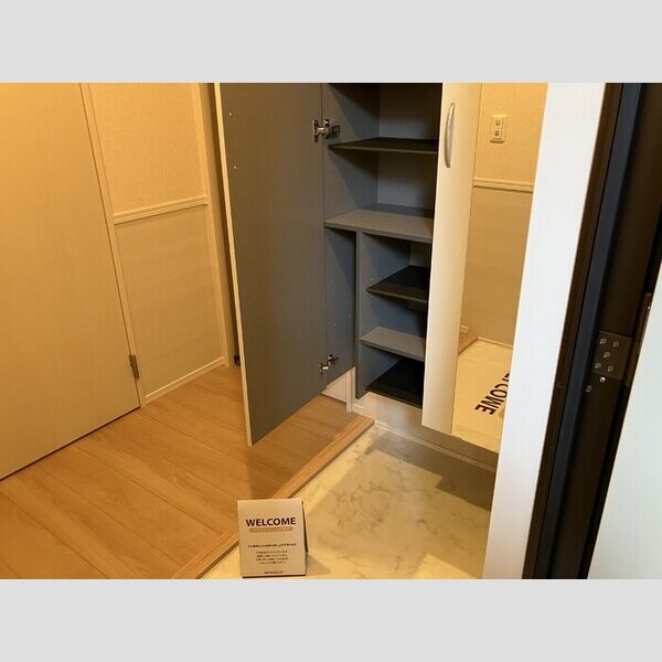 フランボワーズ中島101号室 玄関