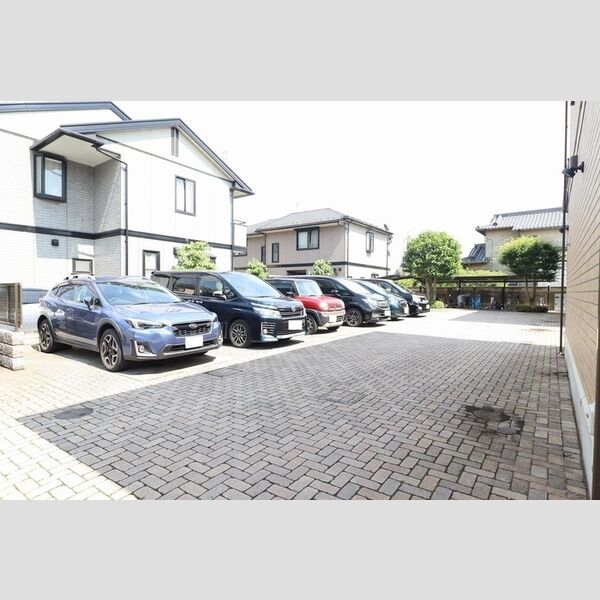 デュオ　C棟 駐車場(駐輪場、バイク置場)