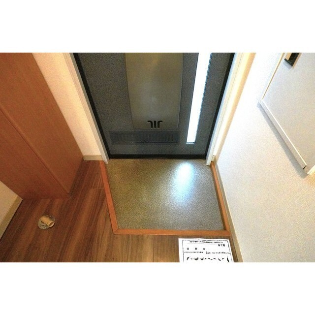 アクセス立川2階 玄関