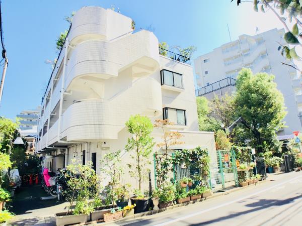 パヴィヨン・ブラン4階 外観