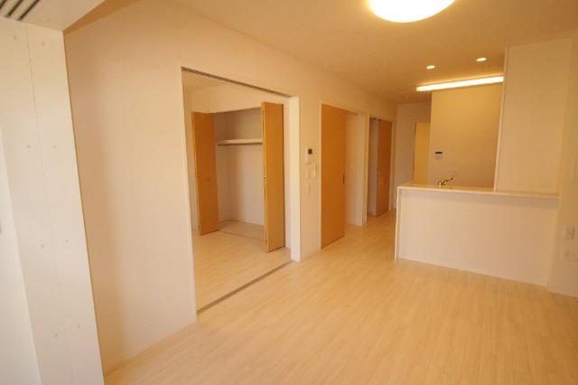 メゾン　デ　ファミーユＹⅡ201号室 リビング