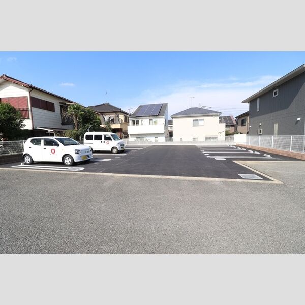 ファミリア蘇我 駐車場