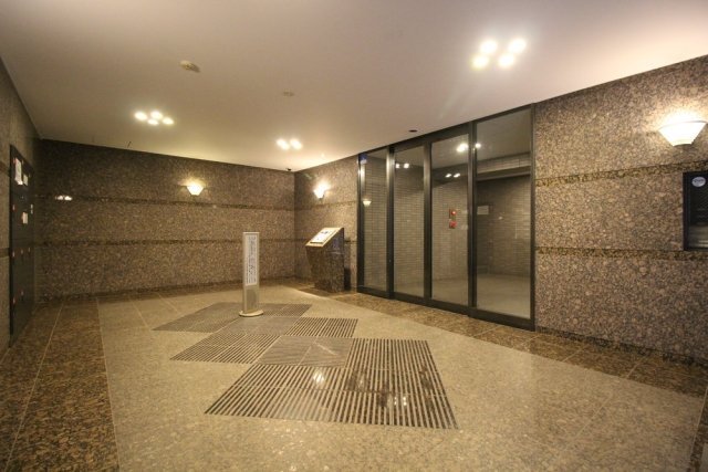 ルーブル中野沼袋弐番館 エントランス