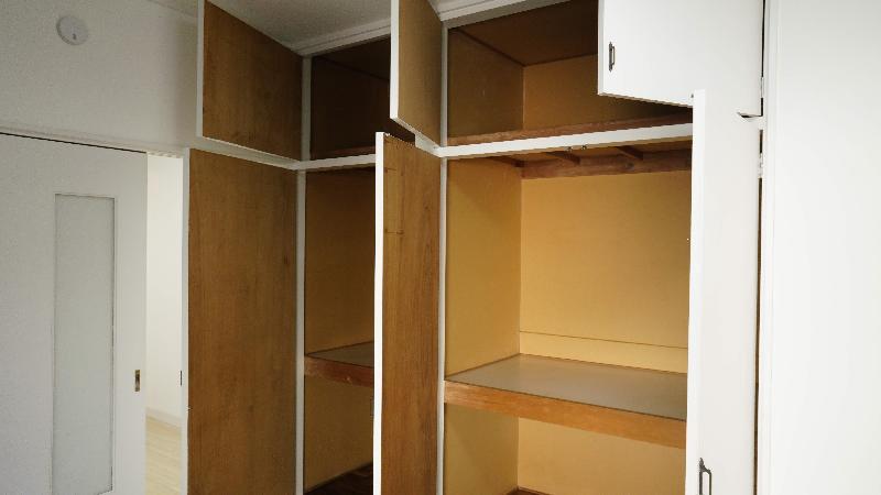 プチシャトー若草1階 収納