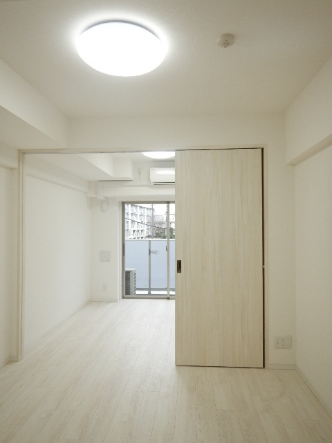 グランド・ガーラ大島 ゆったり過ごせる居間です