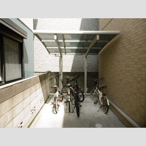 グレイス 桜 屋根付き自転車駐輪場