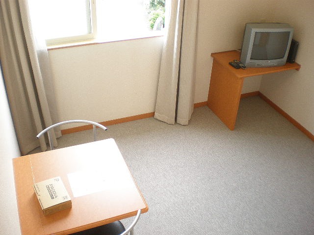 レオパレスｅｖｅｒｇｒｅｅｎ201号室 2Ｆはじゅうたん