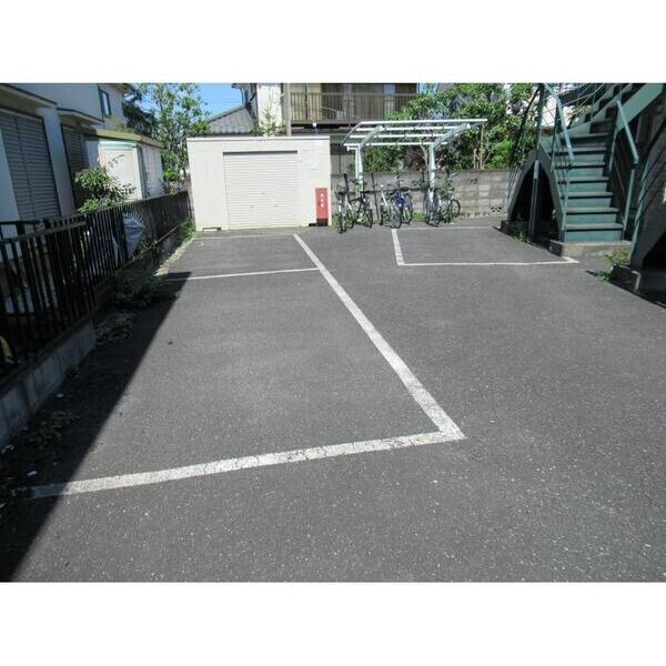 マルチステップ101号室 駐車場