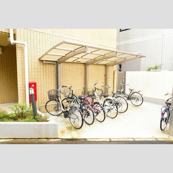 フェニックス厚木203号室 駐輪場