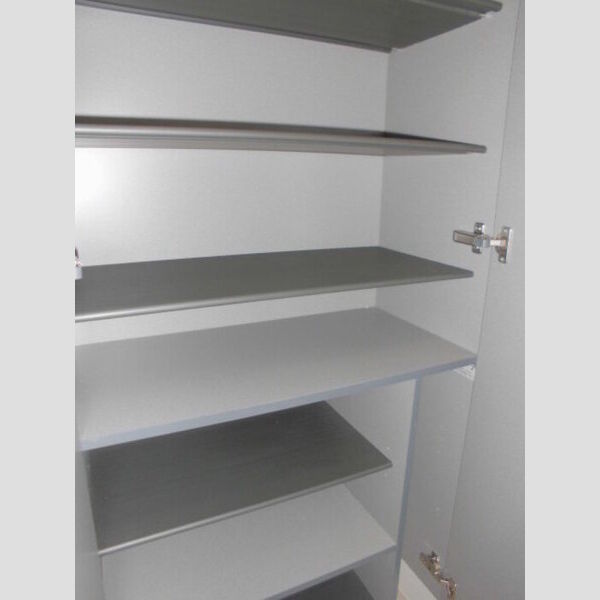 ラカスタン 玄関