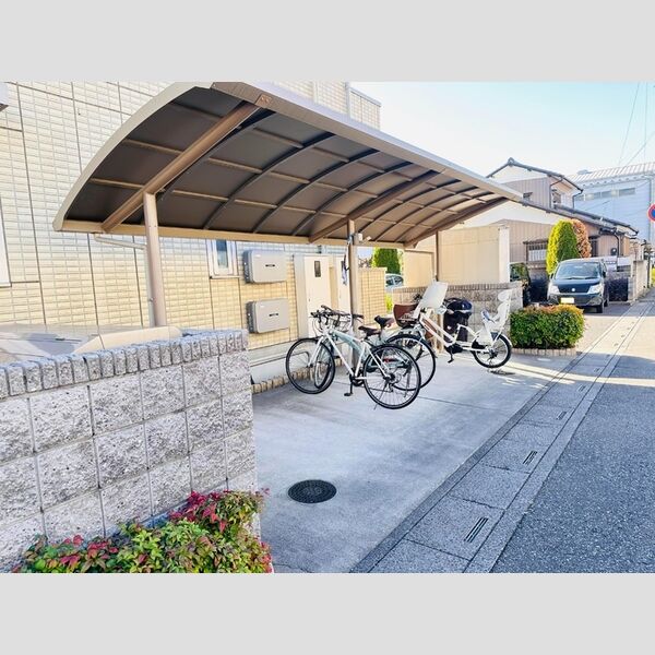 テラスコート301号室 駐輪場