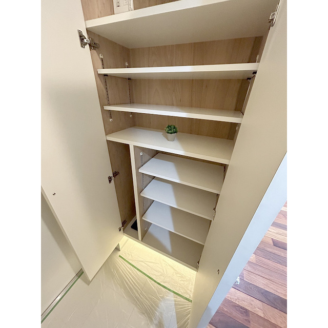 ヒルズ柿の木坂 シューズボックス