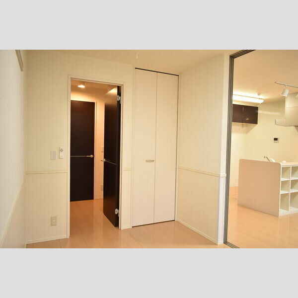 エミール　Ⅲ 洋室