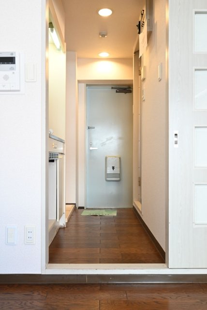 メゾンドール西荻窪 玄関