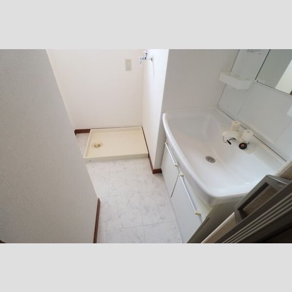 ルイメゾン2201号室 洗面所　独立洗面台あり