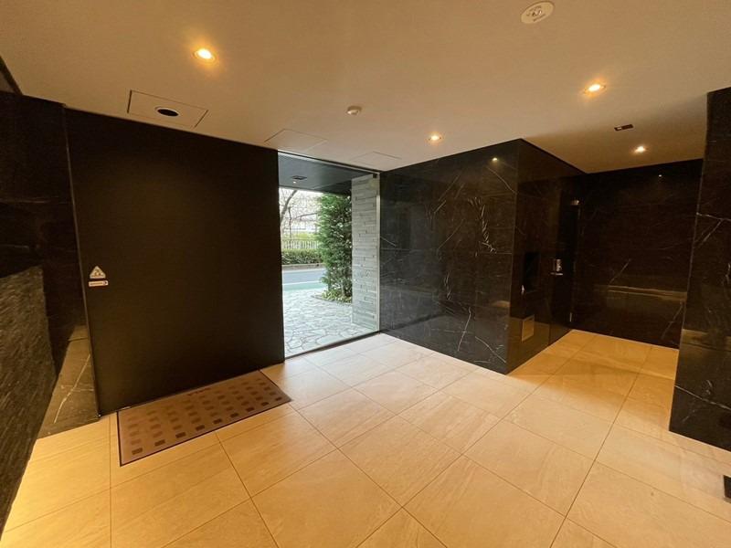 ガーラ・リバーサイド目黒3階 エントランス