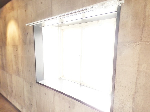 グリーンヒル鶴川110号室 出窓です