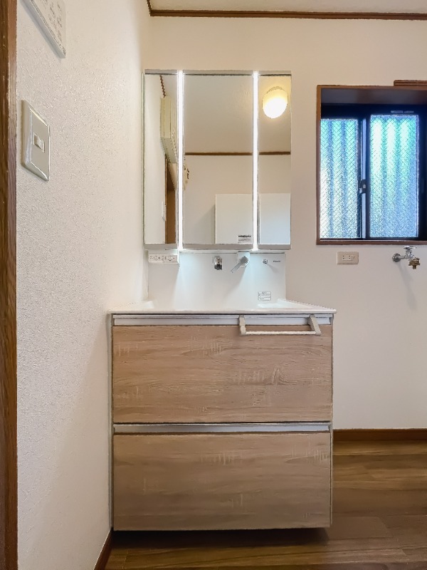 下連雀５丁目貸家 洗面