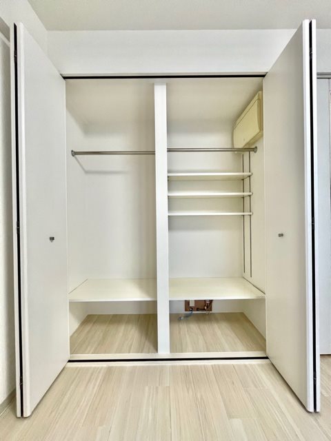 レジディア新川4階 収納