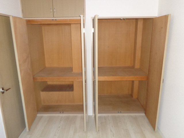 ドミールシャルム 収納